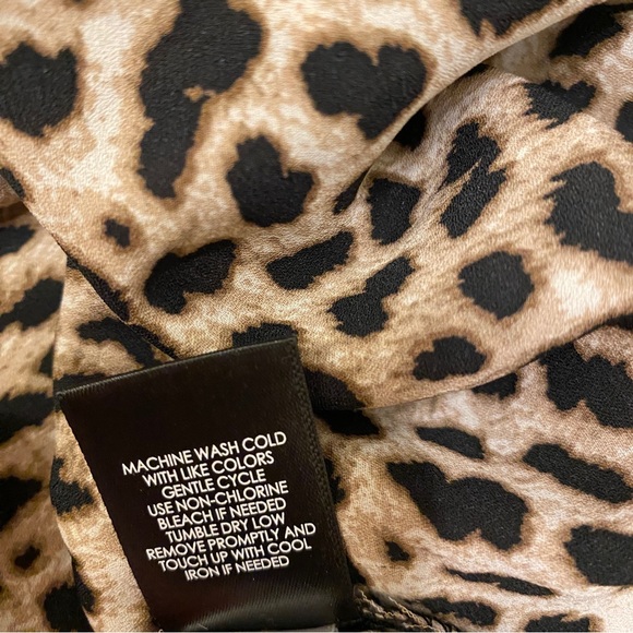 Torrid Womens Shirt sz 3 Animal Print Harper Georgette Pullover 3/4 Sleeve - Picture 6 of 6